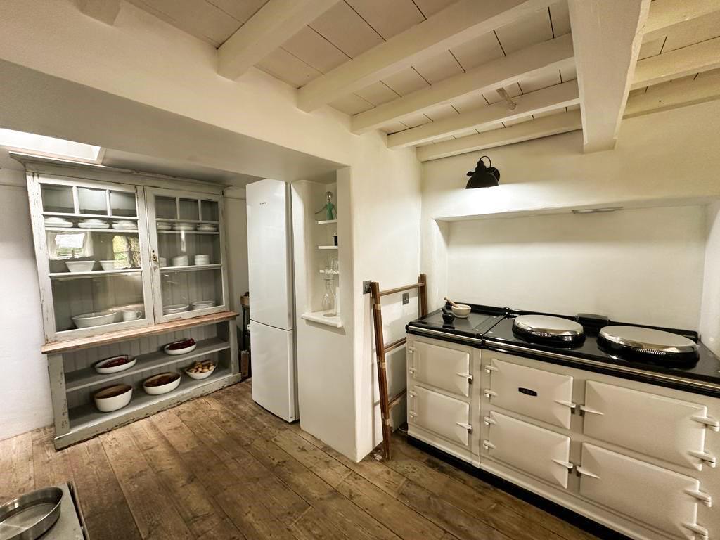 Dining kitchen