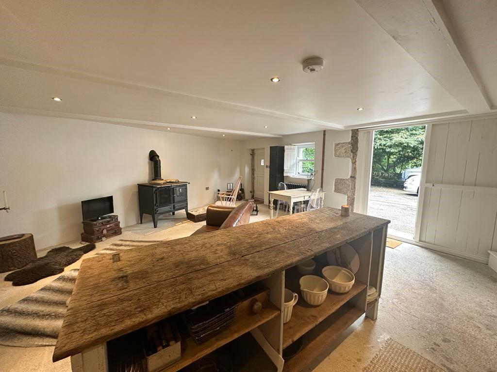 Open plan living/dining kitchen