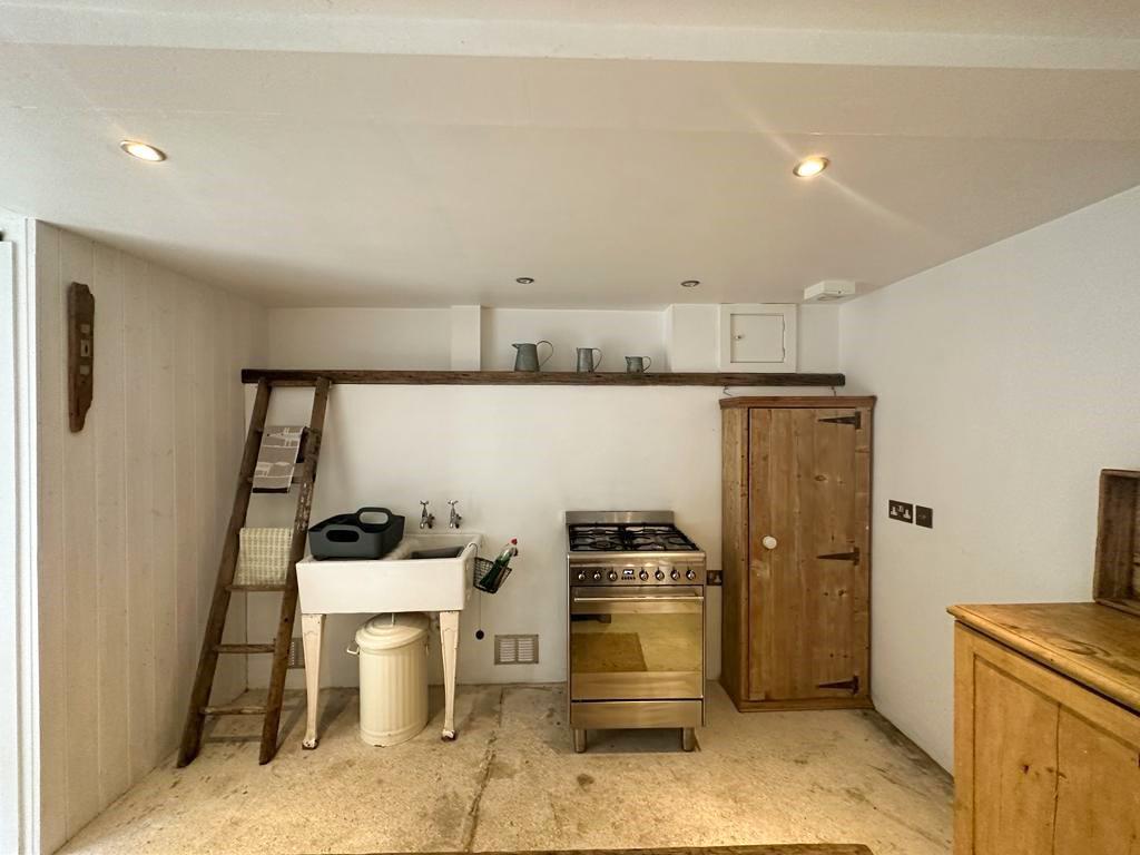 Open plan living/dining kitchen