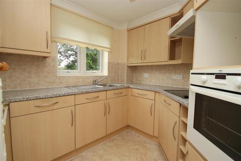 2 bedroom flat for sale, Austen Court, Winchmore Hill Road, London N21