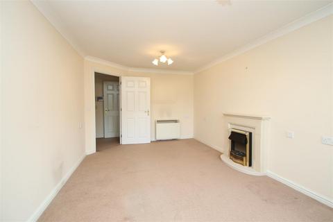 2 bedroom flat for sale, Austen Court, Winchmore Hill Road, London N21