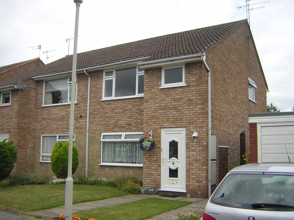 Grant Close, Kingswinford 1 bed flat £595 pcm (£137 pw)