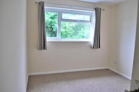 2 Cheveney Walk, Bromley, BR2 0XZ