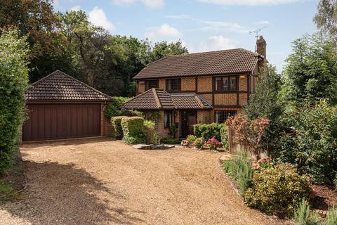 3 Mannamead Close, Epsom, KT18 6HX