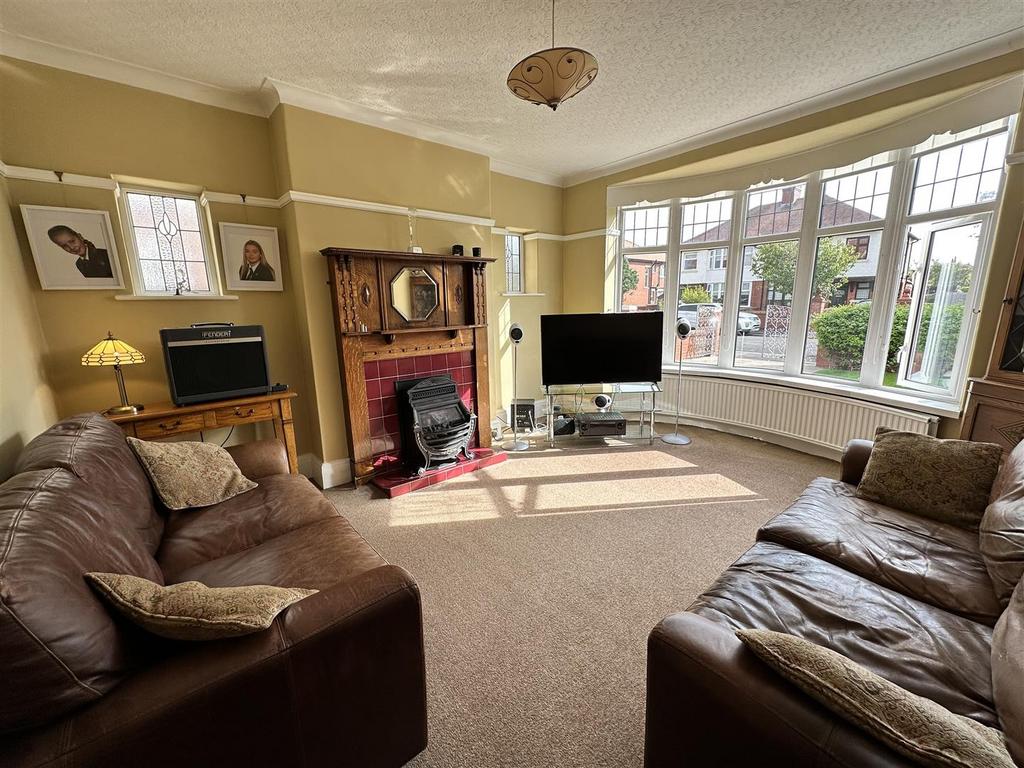 Laverton Road, Lytham St Annes 3 bed semidetached house £398,950