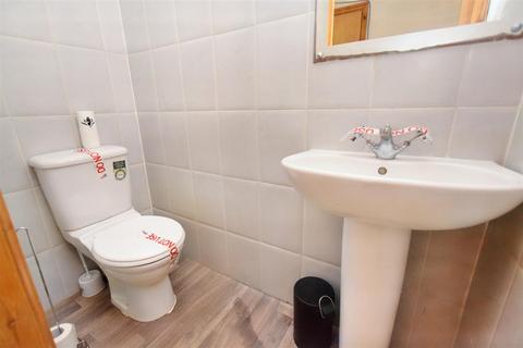 1 bedroom flat for sale, Albert Square, London