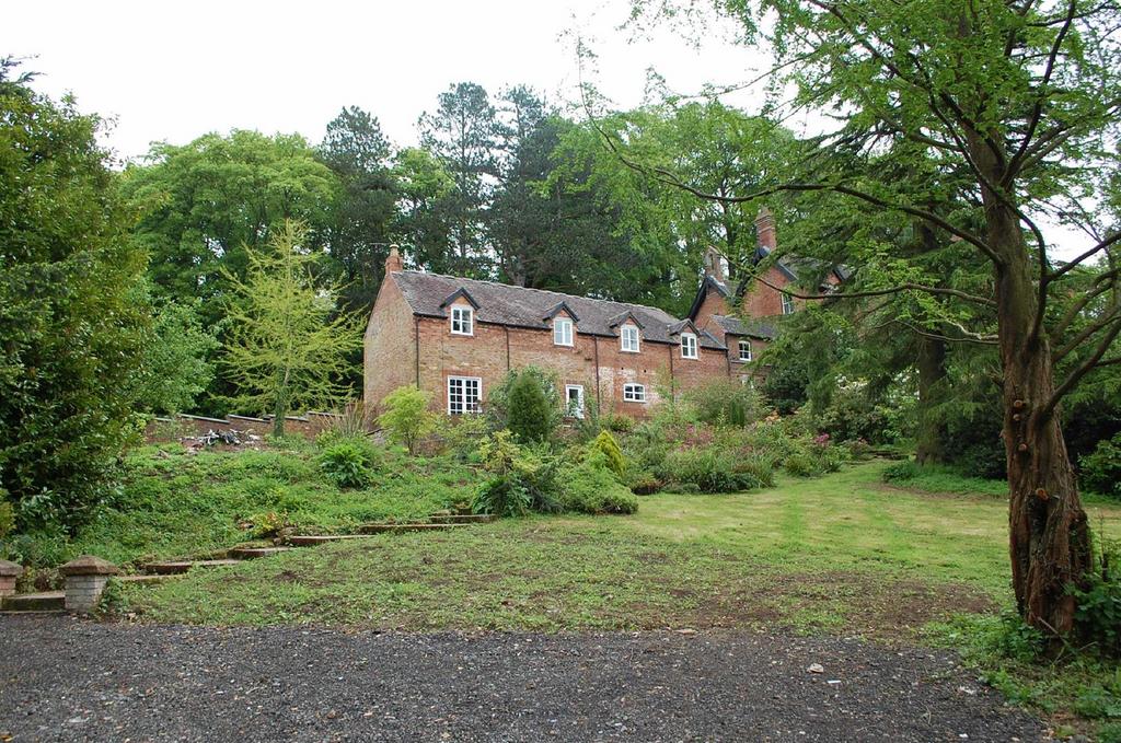 Dudhill Mews, Six Ashes, Bridgnorth 3 bed character property to rent