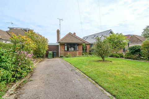 2 bedroom detached bungalow for sale - Friars Hill, Guestling,