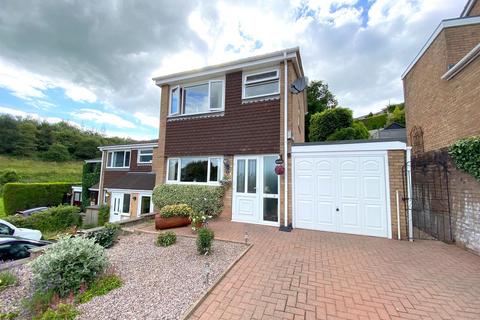 30 Lorien Close, Leek, ST13 8NY