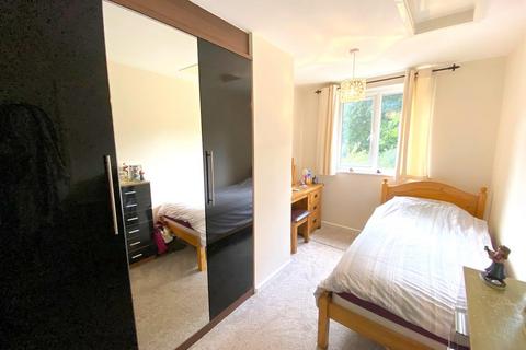 30 Lorien Close, Leek, ST13 8NY