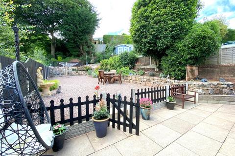 30 Lorien Close, Leek, ST13 8NY