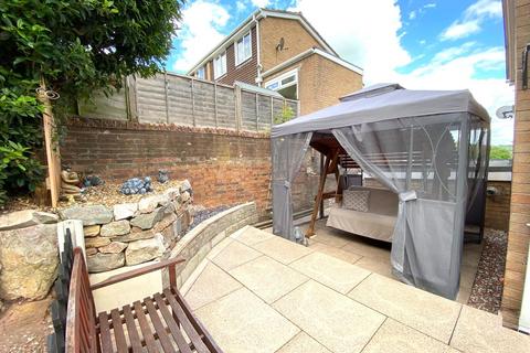 30 Lorien Close, Leek, ST13 8NY