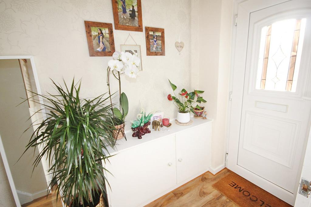 Winchester Avenue, Great Sankey, Warrington, WA5 3 bed terraced house