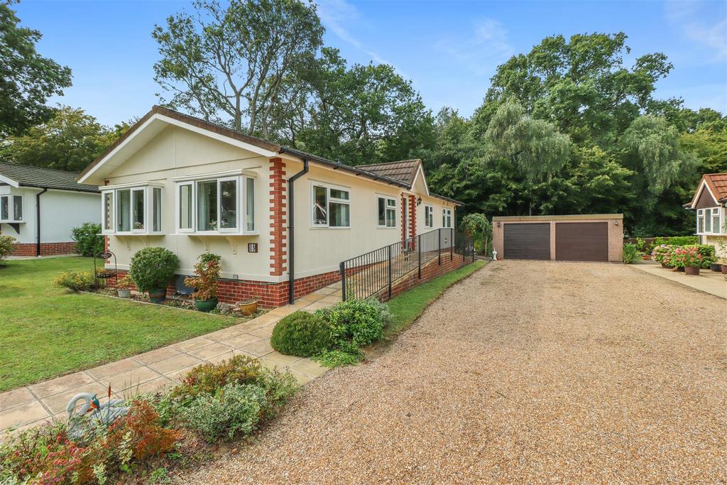 Herons Way, Deanland Wood Park 3 bed park home for sale £275,000