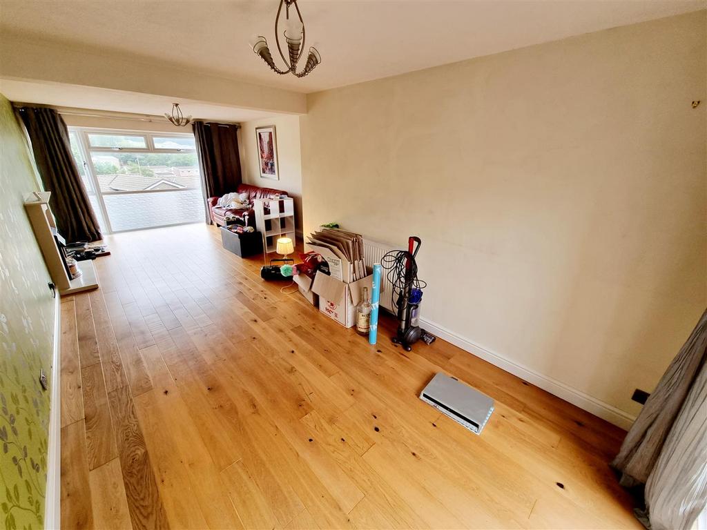 Sitting & Dining Room