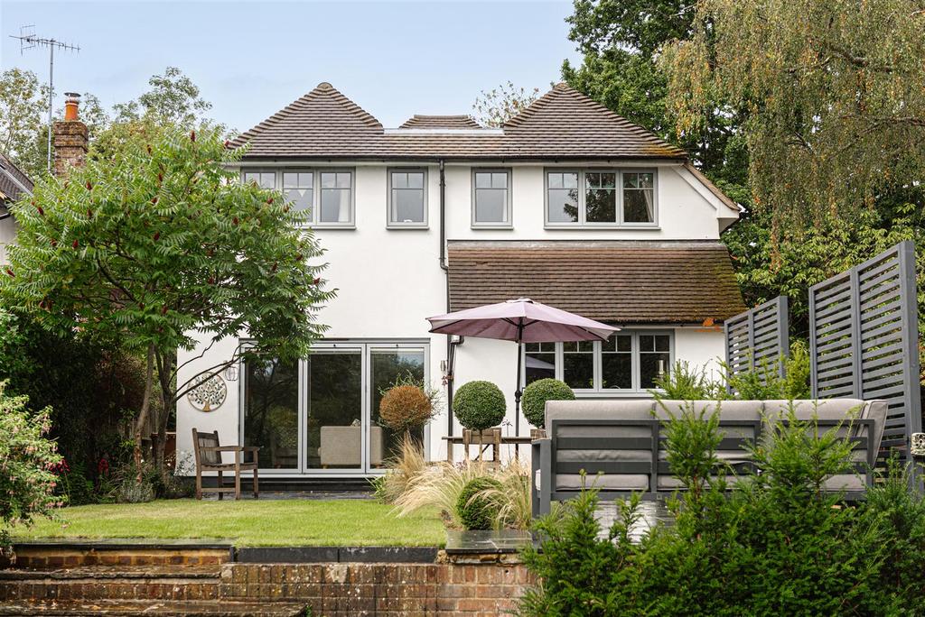 Mid Street, South Nutfield, Redhill 5 bed house for sale £1,000,000
