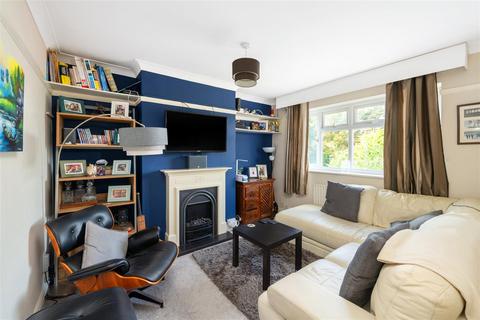 2 bedroom maisonette for sale, Meadow Way, Reigate