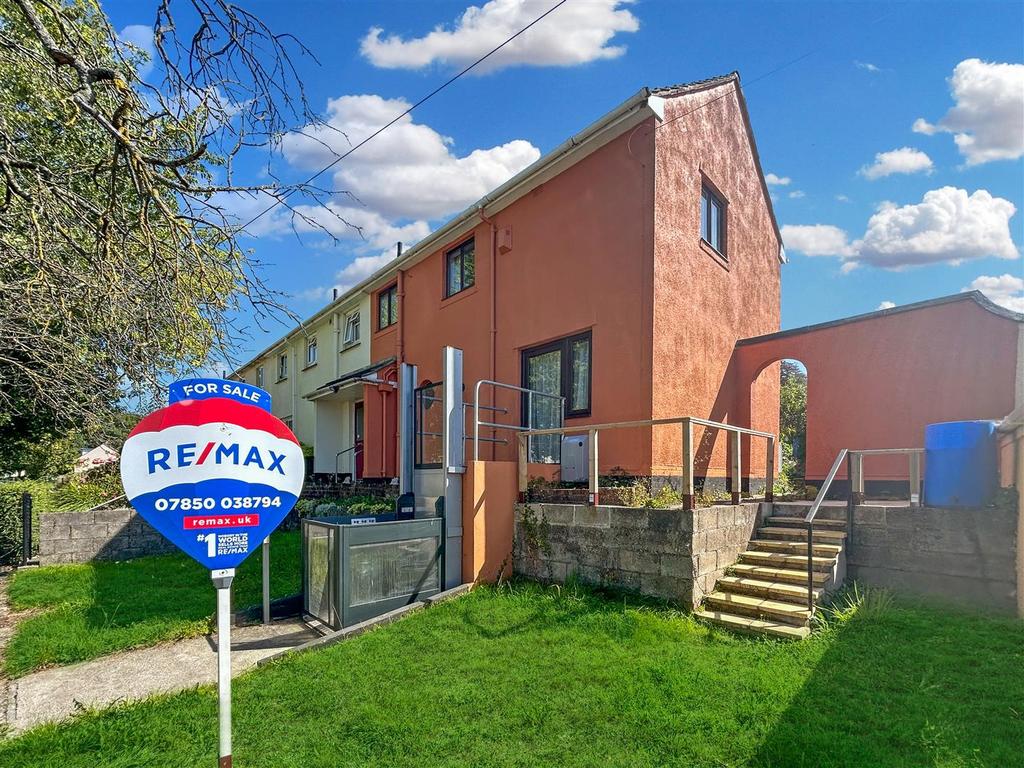 Queensway, Newton Abbot 2 bed house for sale £200,000