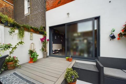 34 Castle Way, Southampton, SO14 2AW