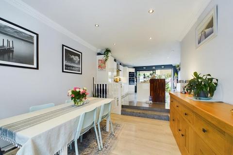 34 Castle Way, Southampton, SO14 2AW