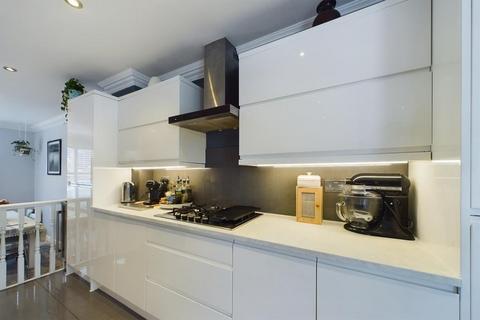 34 Castle Way, Southampton, SO14 2AW