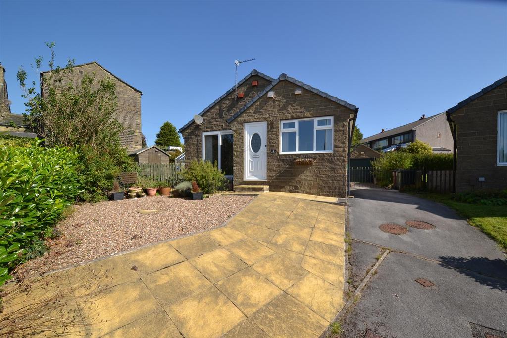 Foxcroft Close, Queensbury, Bradford 3 bed detached bungalow for sale