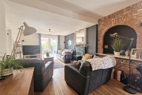 816 Foxhall Road, Ipswich, IP4 5TP