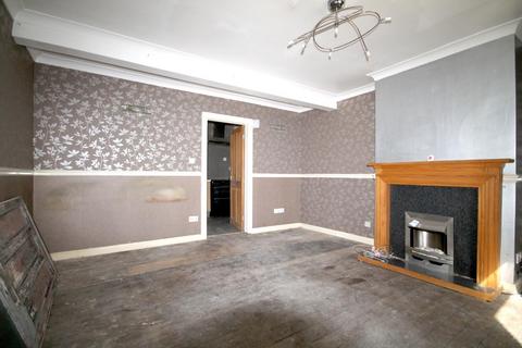 3 bedroom end of terrace house for sale - Middleham Avenue, York