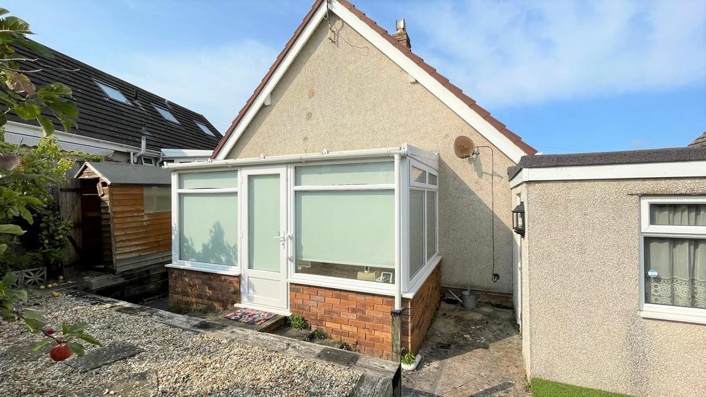 Grange Road, Llanrhos, Llandudno 2 bed detached bungalow for sale £