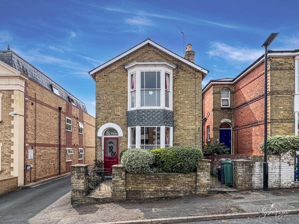 11 Winton Street