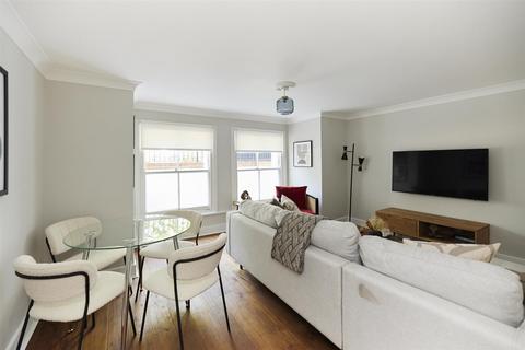 Flat 2, The Chateau, 86 North Street, Carshalton, SM5 2HJ