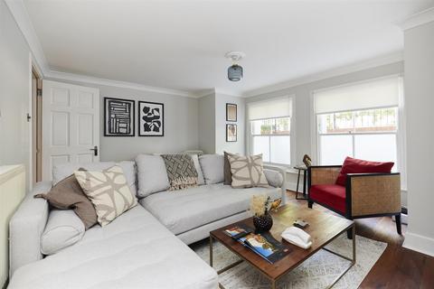 Flat 2, The Chateau, 86 North Street, Carshalton, SM5 2HJ