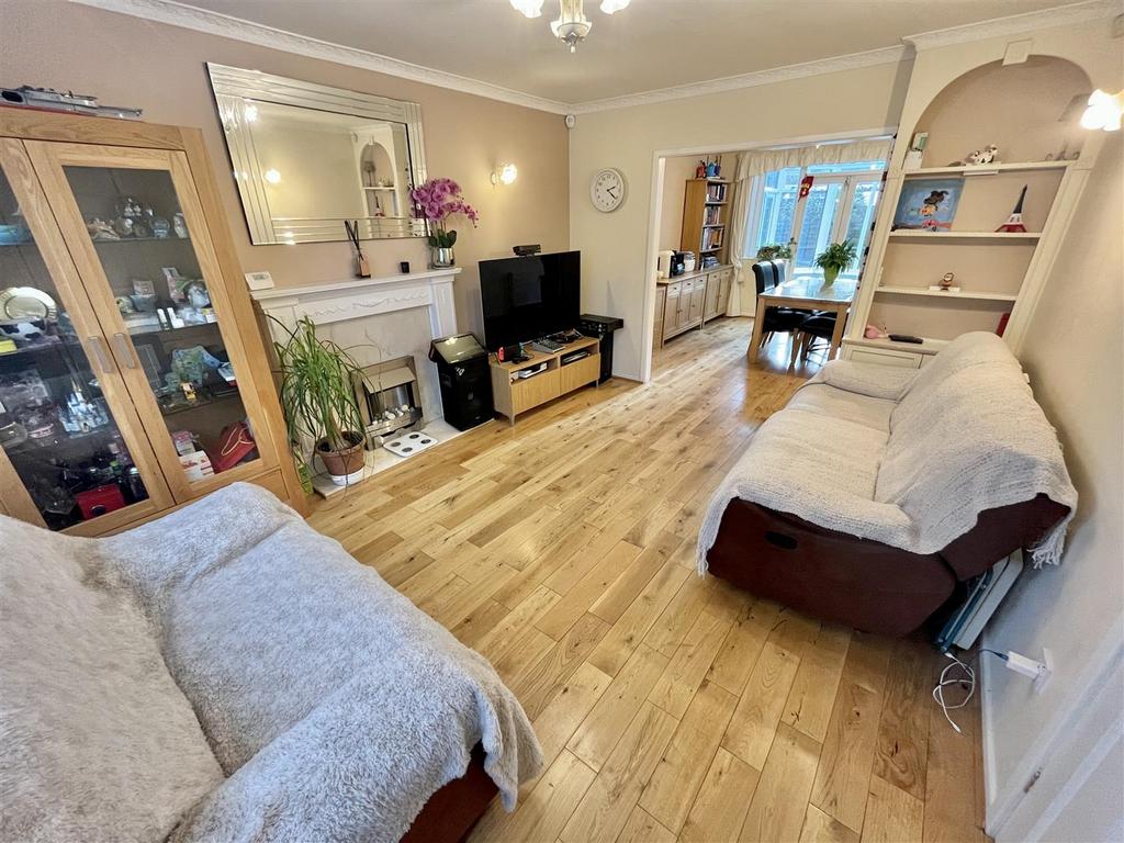 Carlisle Drive, Timperley, Cheshire 4 bed detached house for sale £