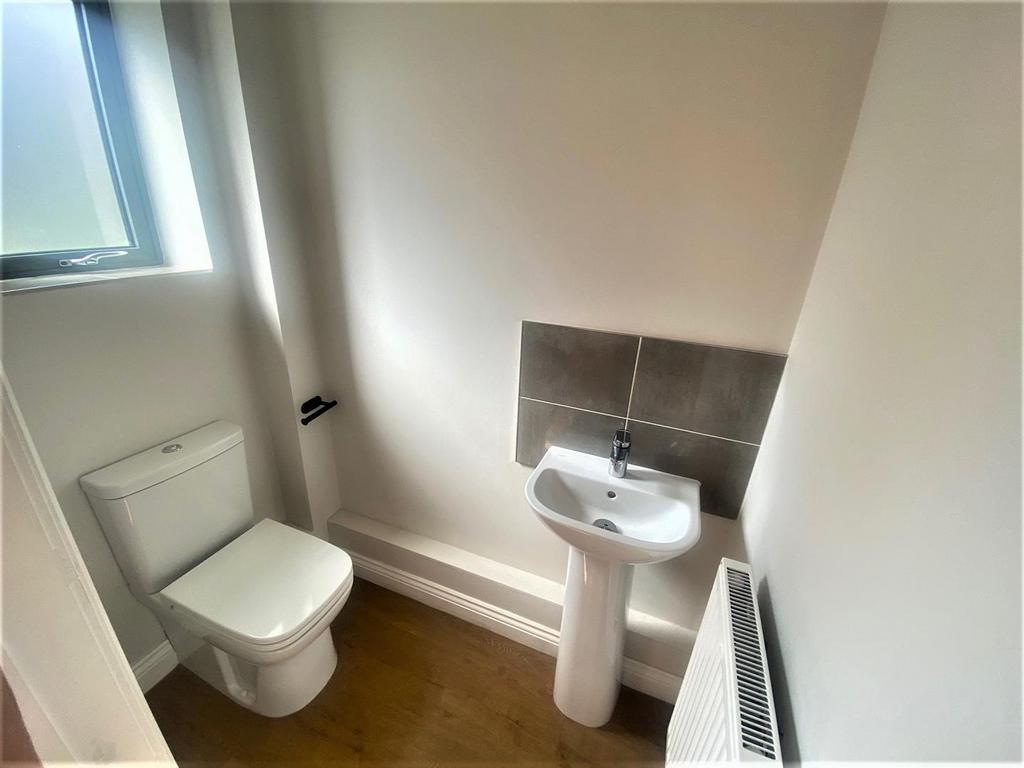 Toilet.jpg