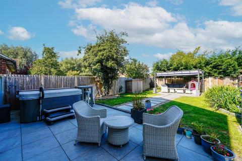 6 Apple Tree Close, Churchdown, Gloucester, GL3 1JT