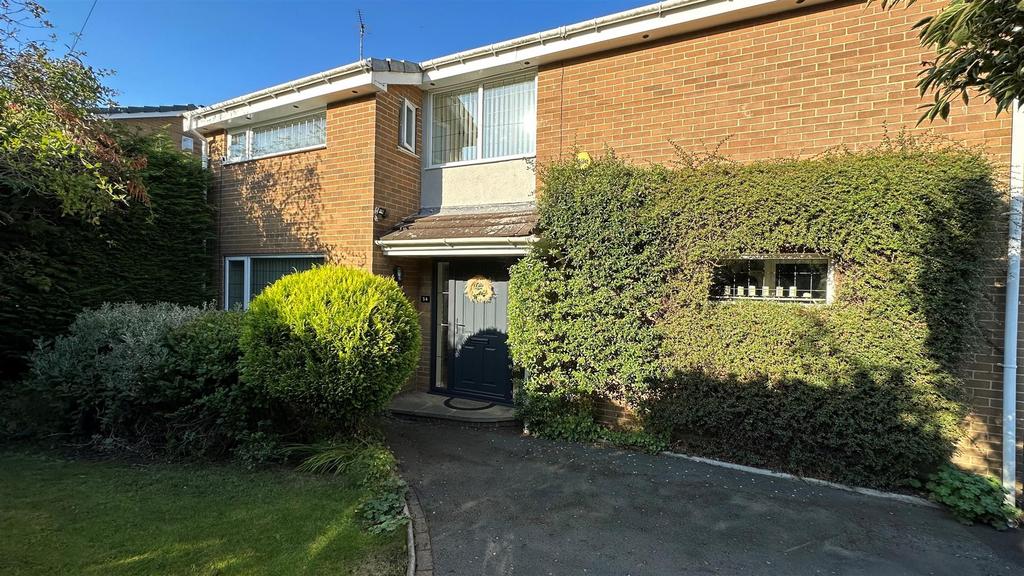 Henley Avenue, Thornhill, Dewsbury 4 bed detached house for sale £335,000