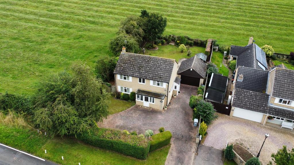 Main Street, Sutton Bassett, Market Harborough 3 bed detached house for