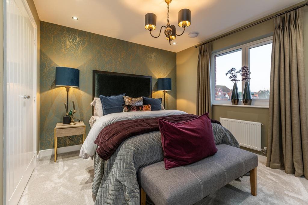 King size bedroom with ample space and en suite...