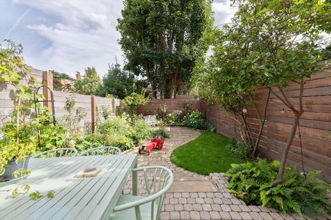 2 Brooksville Avenue, London, NW6 6TG