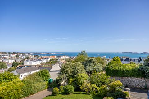 4 bedroom terraced house for sale, Les Vardes, St. Peter Port, Guernsey