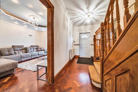 12 Ramsdale Road, London, SW17 9BP