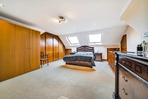 12 Ramsdale Road, London, SW17 9BP