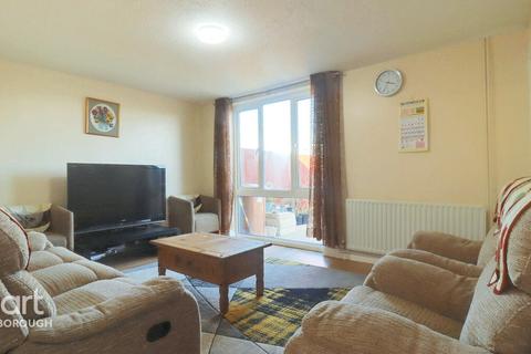 132 Sprignall, Bretton, Peterborough, PE3 9YH
