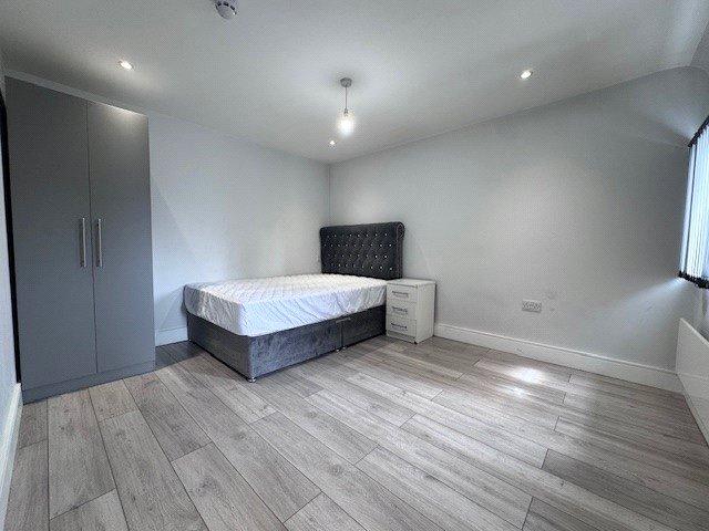 Apartment in Uxbridge - View 2