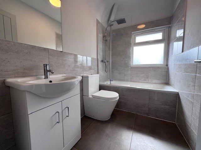 Apartment in Uxbridge - View 3