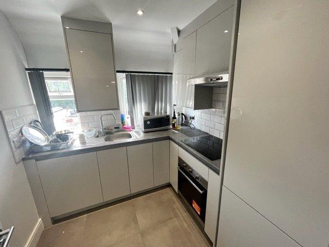 Apartment in Uxbridge - View 4