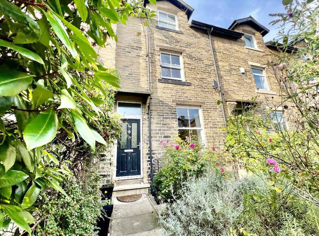 Ash Grove, Ilkley, West Yorkshire, LS29 4 bed terraced house £1,150
