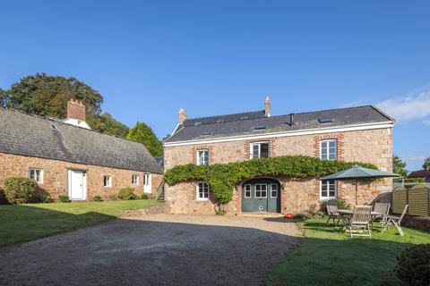 4 bedroom detached house to rent, La Fontaine, Grouville, Jersey