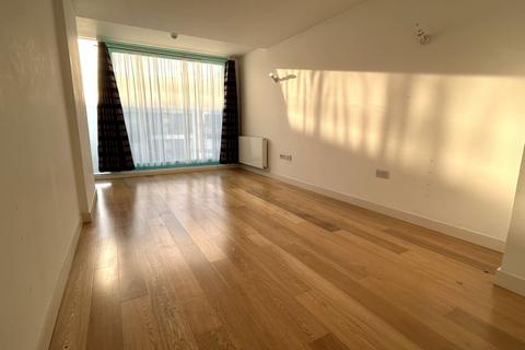 1 bedroom apartment for sale, Station Approach, Hayes, UB3 4FE