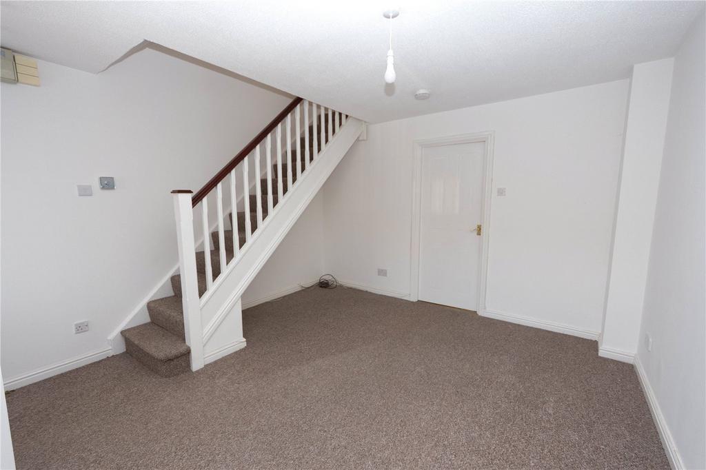 Hind Close, Pengam Green, Cardiff, CF24 2 bed end of terrace house £995 pcm (£230 pw)